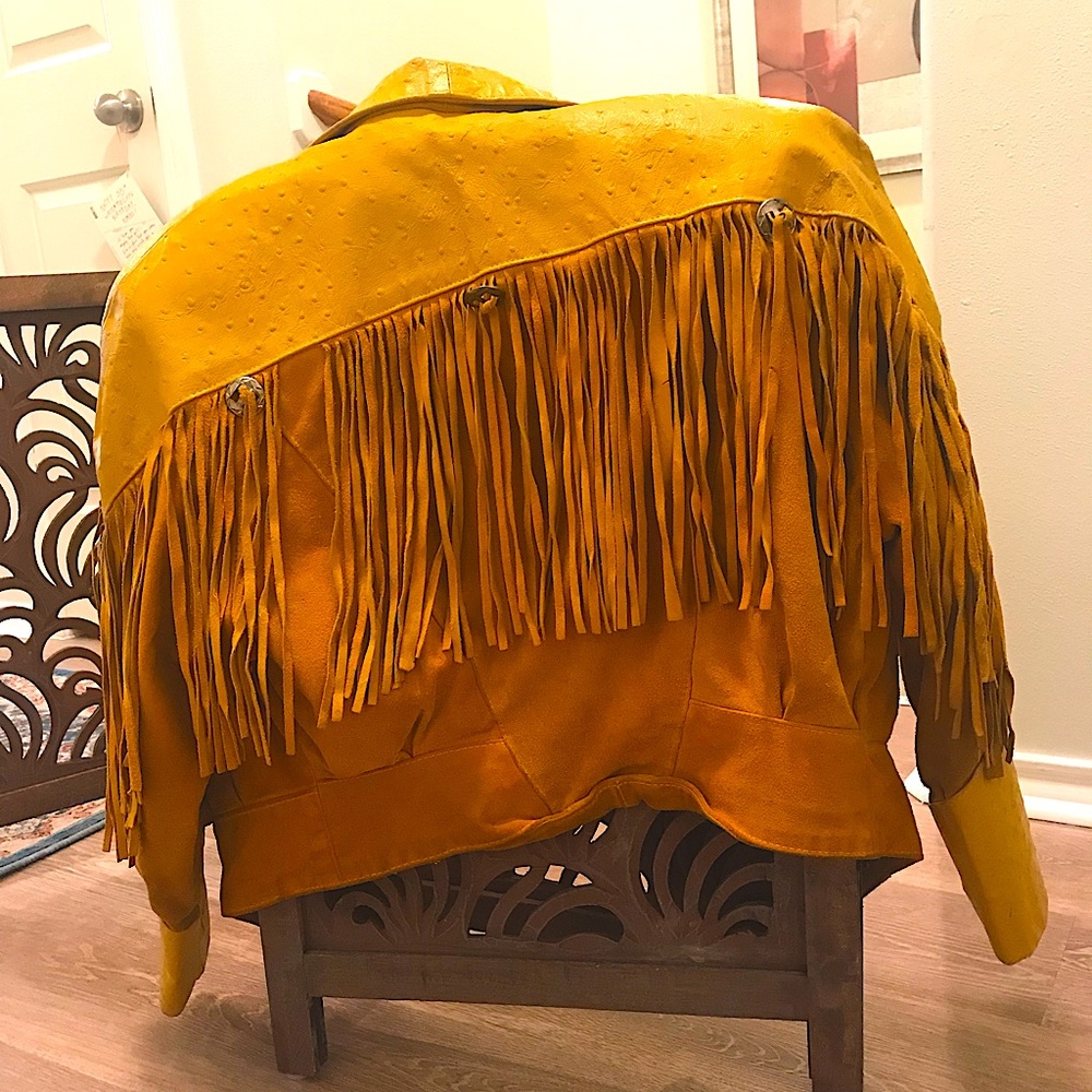UNIQUE cropped VINTAGE Jacket- (WORN and loved!)